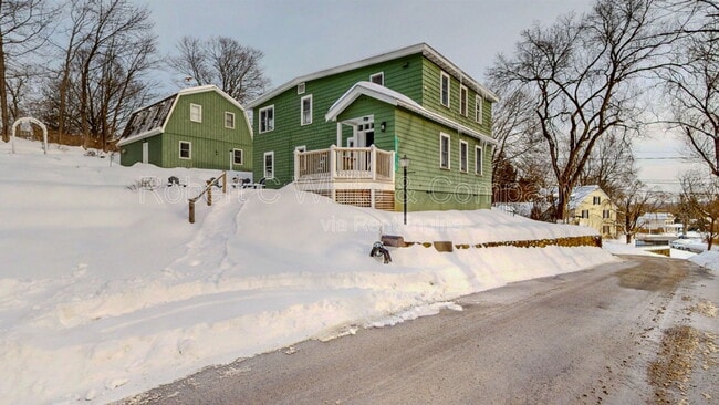 property at 2 Currituck Rd