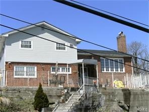 369 Prescott St in Yonkers, NY - Building Photo