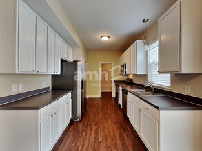 7233 Hillmont Dr in New Albany, OH - Building Photo - Building Photo