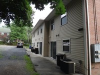 318-324 Mt View Dr, Cumberland, Md 21502 in Cumberland, MD - Foto de edificio - Building Photo