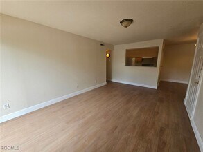 2905 Winkler Ave in Ft. Myers, FL - Building Photo - Building Photo