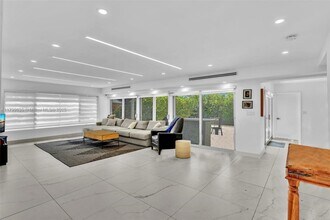 9257 Bay Dr in Surfside, FL - Building Photo - Building Photo