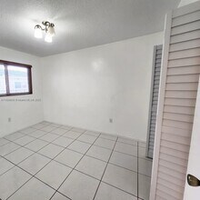1800 SW 25th St in Miami, FL - Building Photo - Building Photo