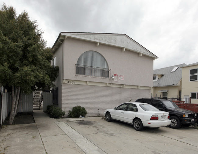 4264 Euclid Ave in San Diego, CA - Foto de edificio - Building Photo