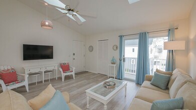 16 N Monroe Ave, Unit B4 in Margate City, NJ - Building Photo - Building Photo