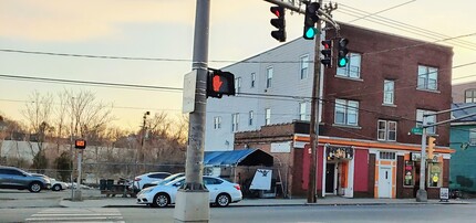 734-736 E Main St in Waterbury, CT - Building Photo - Primary Photo