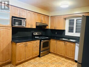 118 Banting Crescent in Brampton, ON - Building Photo - Building Photo