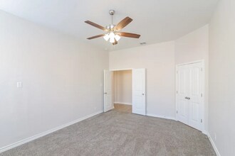 13515 Petty Run in San Antonio, TX - Building Photo - Building Photo