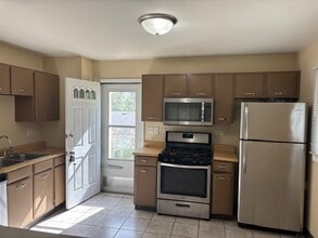 1316 Monroe St in Lake In The Hills, IL - Building Photo - Building Photo