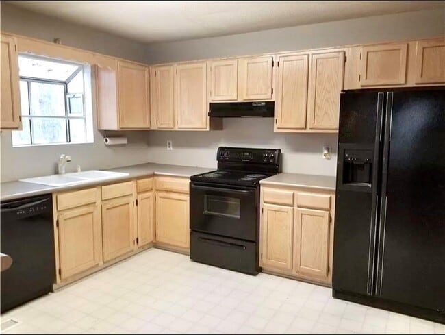 4143 Lake Mist Dr NW in Kennesaw, GA - Building Photo - Building Photo