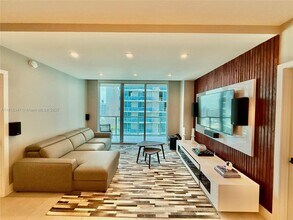 55 SE 6th St in Miami, FL - Building Photo - Building Photo