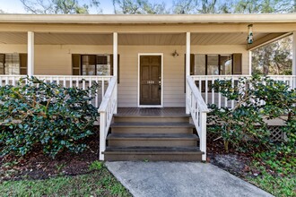 1424 Lewis St in Fernandina Beach, FL - Building Photo - Building Photo