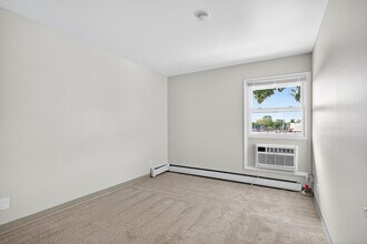 96 East Apartments in Janesville, WI - Foto de edificio - Building Photo