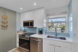 1610 N Ocean Blvd, Unit 101 in Pompano Beach, FL - Building Photo