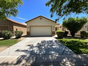 951 S Tucana Ln in Gilbert, AZ - Building Photo - Building Photo
