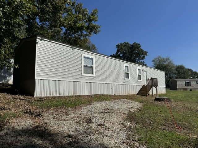 126 Lodge Rd in Pendleton, SC - Foto de edificio