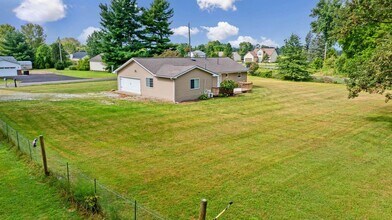 5796 Beecher Rd in Granville, OH - Building Photo - Building Photo