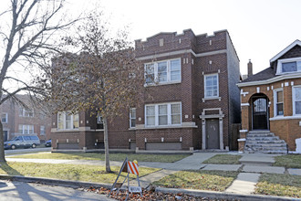 6556 S Troy St in Chicago, IL - Building Photo - Building Photo