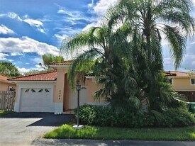 5758 NW 97th Pl in Doral, FL - Building Photo