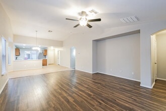 9132 W Cordes Rd in Tolleson, AZ - Foto de edificio - Building Photo