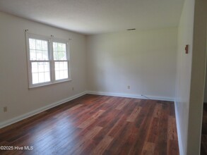 302 Luann Rd in Jacksonville, NC - Building Photo - Building Photo