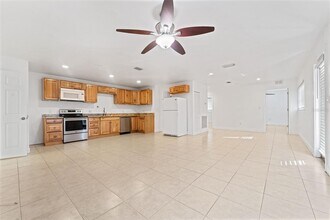 10701 Village Green Ave in Seminole, FL - Building Photo - Building Photo
