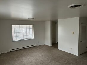 211 N Tompkins St in Shelbyville, IN - Building Photo - Building Photo