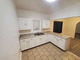 2008 N Copia St in El Paso, TX - Building Photo