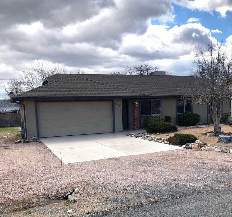 3523 N Dale Dr in Prescott Valley, AZ - Building Photo
