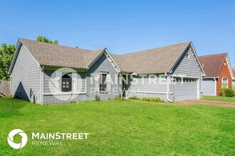 2432 Country Trail Dr in Memphis, TN - Building Photo - Building Photo