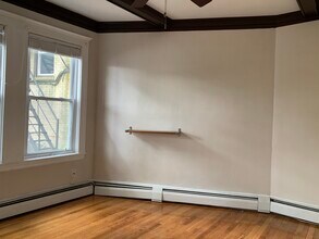 1742 Commonwealth Ave, Unit 1 in Boston, MA - Building Photo - Building Photo