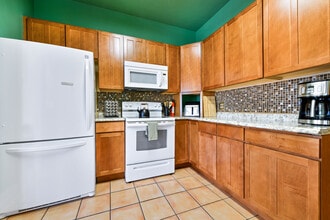 835 E Boulder St in Colorado Springs, CO - Building Photo - Building Photo