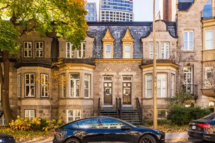 2080-2082 Jeanne-Mance Rue in Montréal, QC - Building Photo