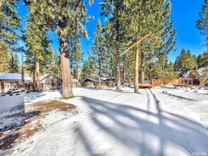 1087 Cheyenne Dr in South Lake Tahoe, CA - Building Photo - Building Photo