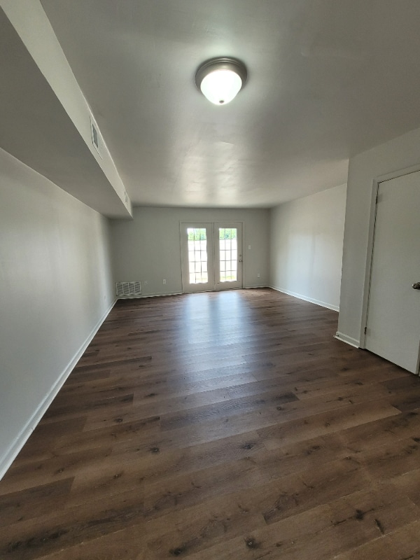 99 W County St in Hampton, VA - Building Photo - Building Photo