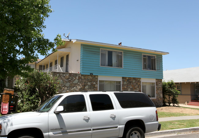 323 Orizaba Ave in Long Beach, CA - Building Photo - Building Photo