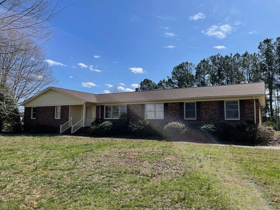 3542 Bethany Church Rd in Franklinville, NC - Building Photo