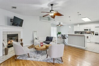 880 Sterling Way in Pensacola, FL - Building Photo - Building Photo