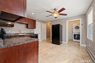 246 S Orchard St in Wallingford, CT - Building Photo - Building Photo