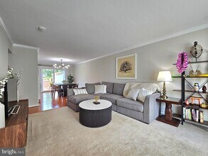 5988 Queenston St in West Springfield, VA - Building Photo - Building Photo