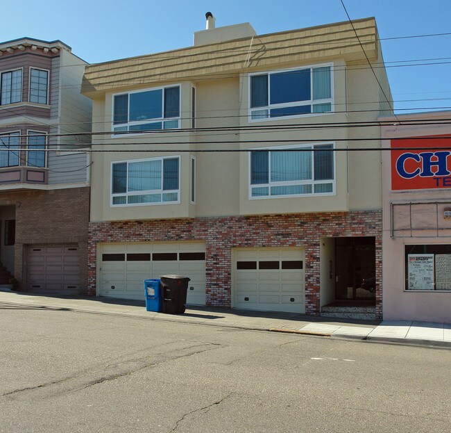 2225 Vicente St in San Francisco, CA - Foto de edificio - Building Photo