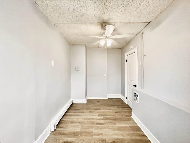 159 Hutton St in Jersey City, NJ - Building Photo - Building Photo