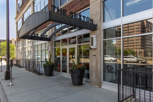 property at 521 S 7th St