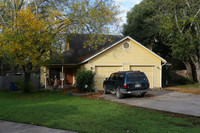 Jadewood Duplexes in Austin, TX - Foto de edificio - Building Photo