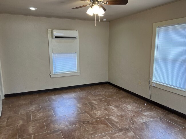 232 1/2-230 1/2 Wilson Ave in Tahlequah, OK - Building Photo - Building Photo