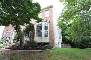 20764 Breezy Point Terrace in Sterling, VA - Building Photo