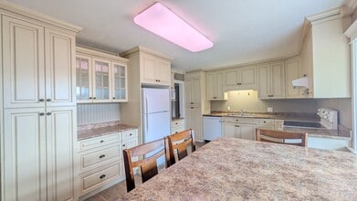 31819 Old Yale Rd in Abbotsford, BC - Building Photo - Building Photo
