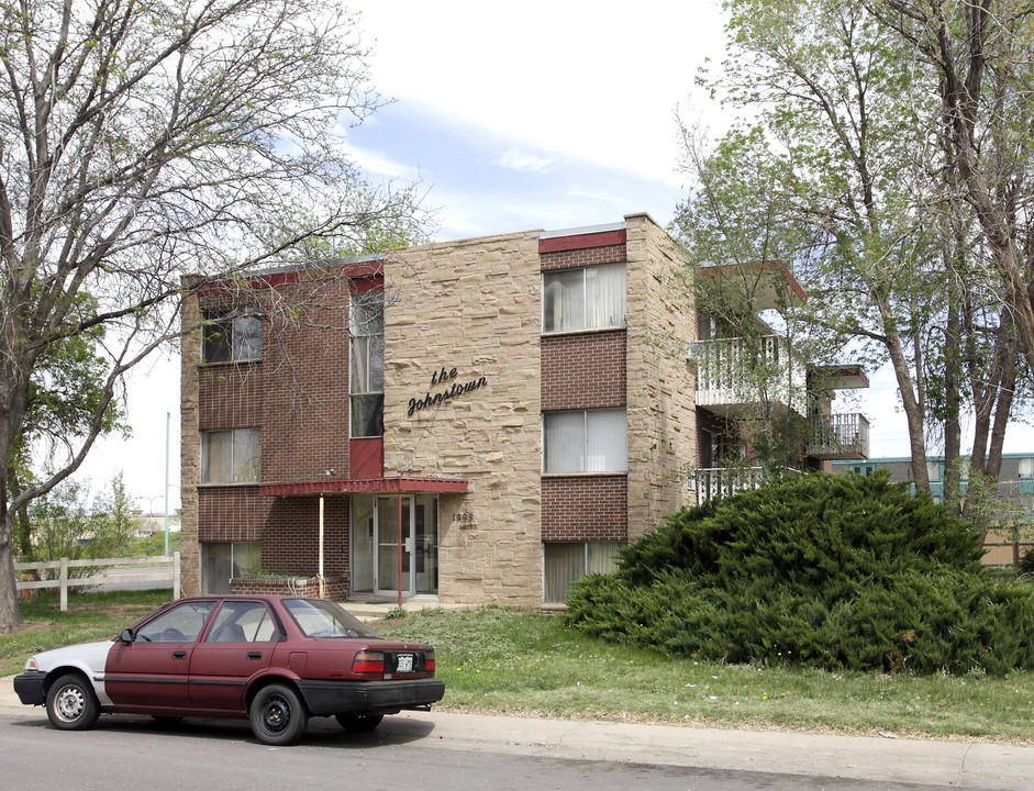 1998 Beeler St in Aurora, CO - Building Photo