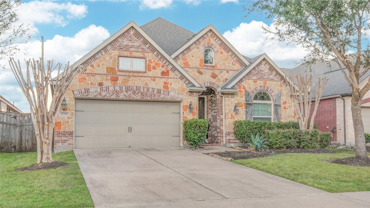 27330 Aspen Falls Ln in Fulshear, TX - Building Photo