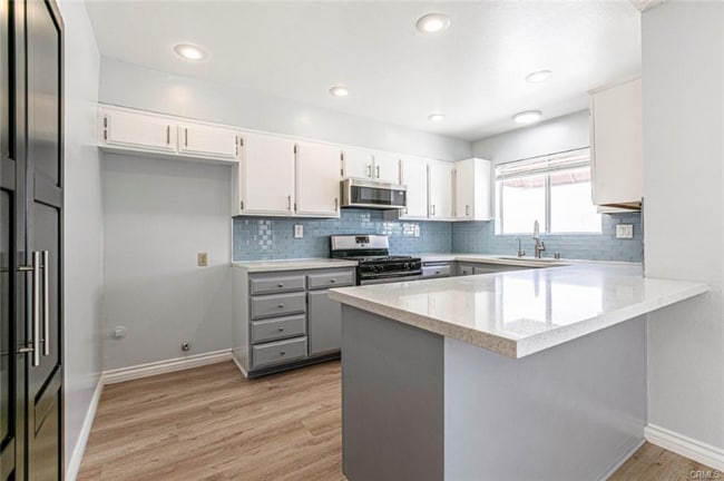 12411 Osborne St in Los Angeles, CA - Building Photo - Building Photo